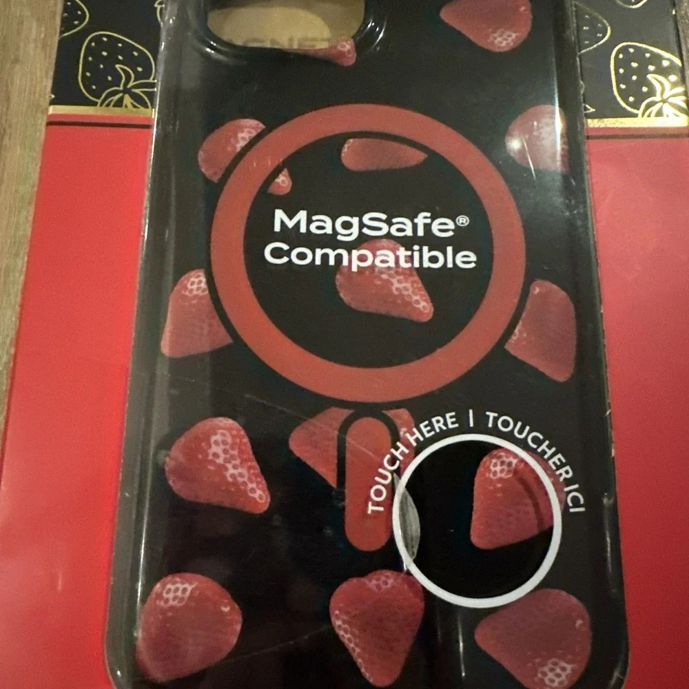 Isla Rae Protective iPhone Case 13 / 14 / 15 MagSafe‎ Magnetic Strawberries NEW